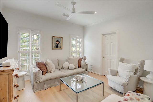 2703 Mid Lane 4, Houston, TX 77027