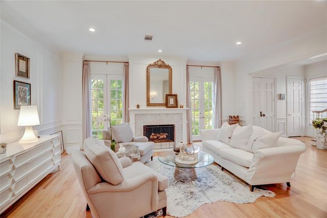 2703 Mid Lane 4, Houston, TX 77027