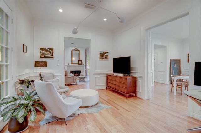 2703 Mid Lane 4, Houston, TX 77027