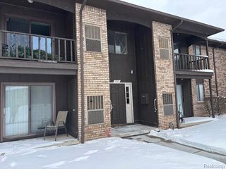 250 E Thirteen Mile Road 11, Madison Heights, MI 48071