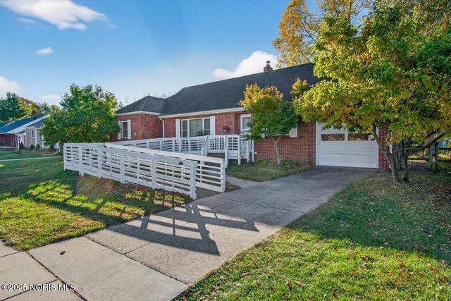 2855 Castleton Avenue, Toledo, OH 43613