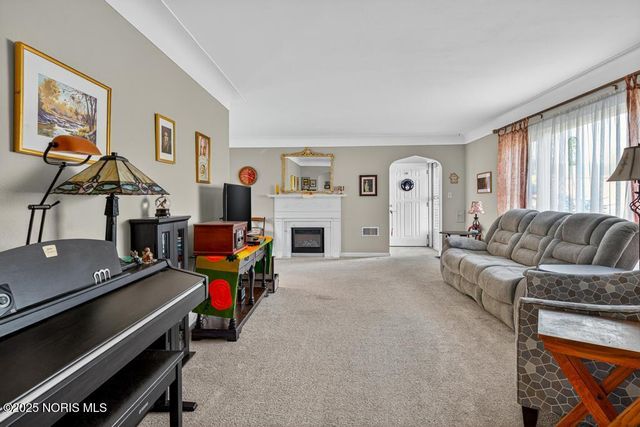 2855 Castleton Avenue, Toledo, OH 43613