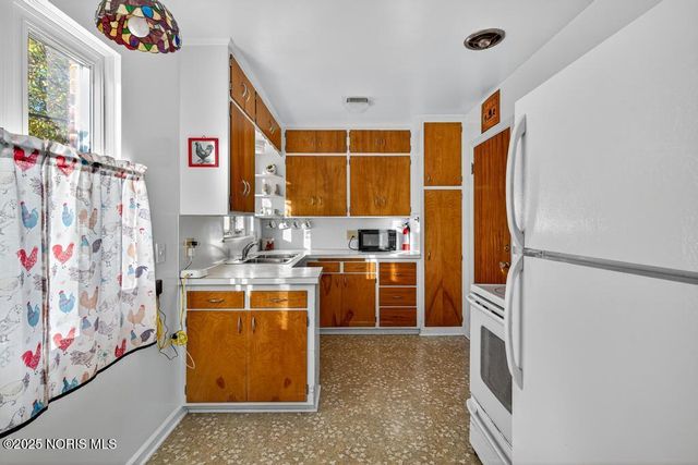 2855 Castleton Avenue, Toledo, OH 43613