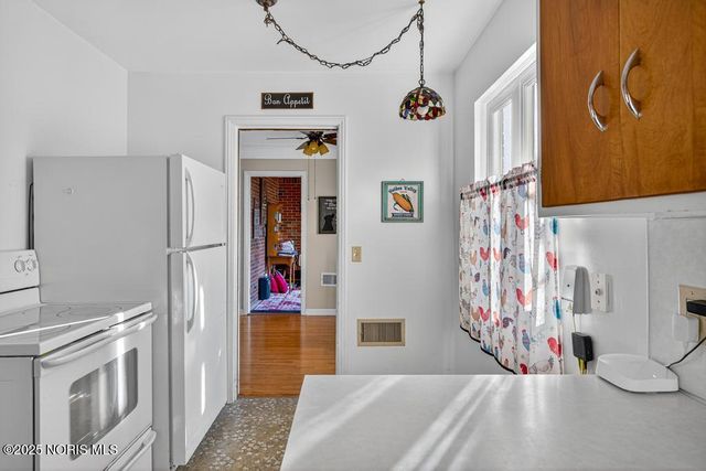 2855 Castleton Avenue, Toledo, OH 43613