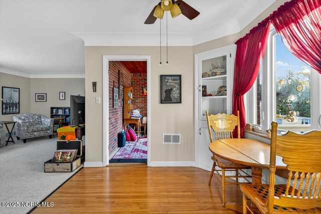 2855 Castleton Avenue, Toledo, OH 43613