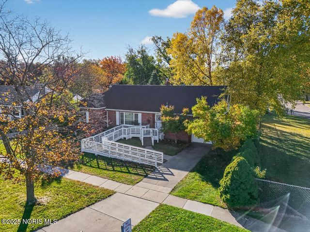 2855 Castleton Avenue, Toledo, OH 43613