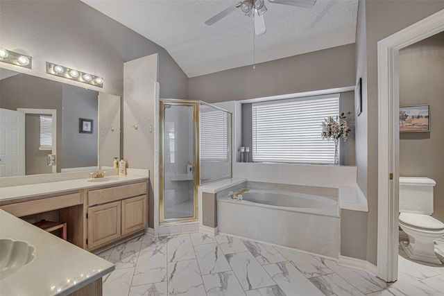 2703 Kingswood Court, Arlington, TX 76001
