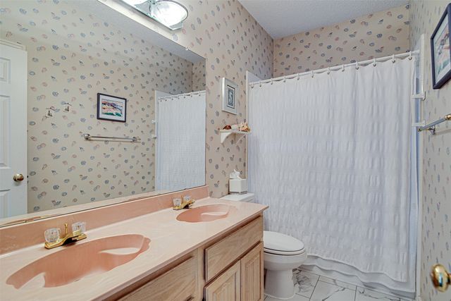 2703 Kingswood Court, Arlington, TX 76001