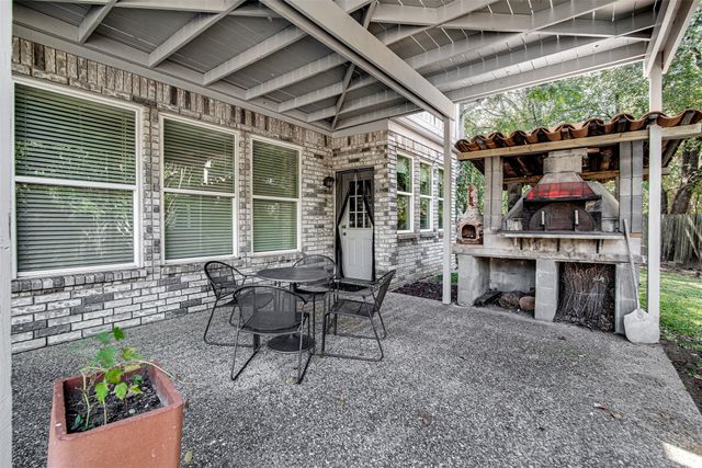 2703 Kingswood Court, Arlington, TX 76001