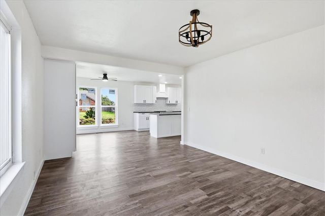 6104 W Gun Hill Way, Oklahoma City, OK 73132