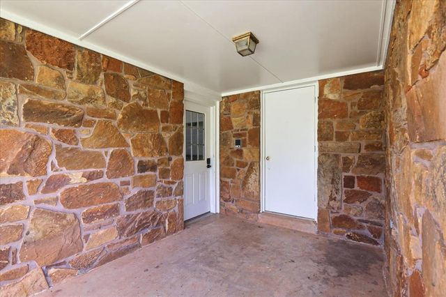 6104 W Gun Hill Way, Oklahoma City, OK 73132