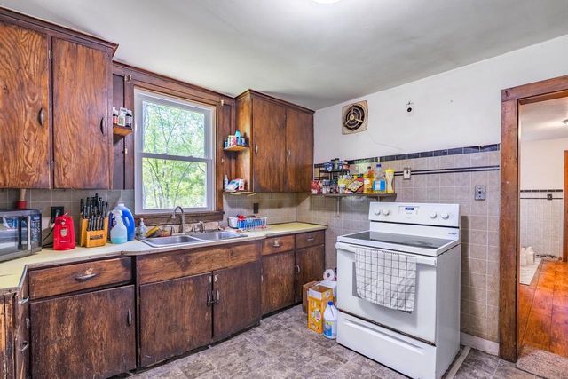 325 E CHESTER STREET, Plainfield, WI 54966
