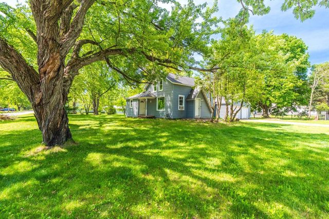 325 E CHESTER STREET, Plainfield, WI 54966