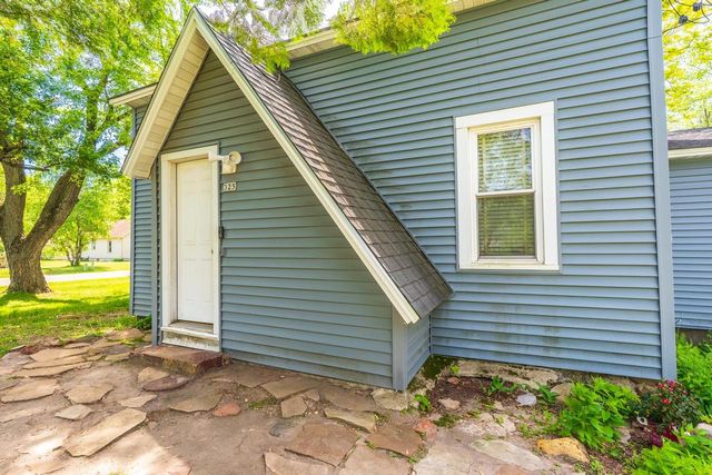325 E CHESTER STREET, Plainfield, WI 54966