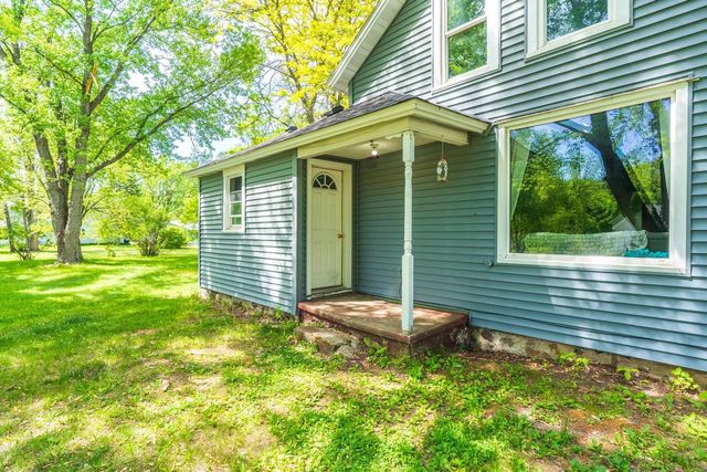 325 E CHESTER STREET, Plainfield, WI 54966