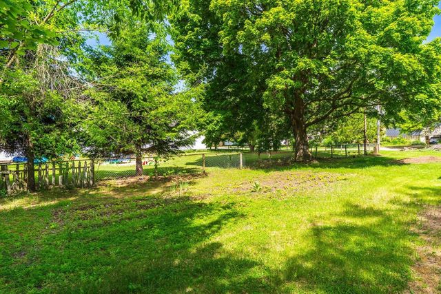 325 E CHESTER STREET, Plainfield, WI 54966