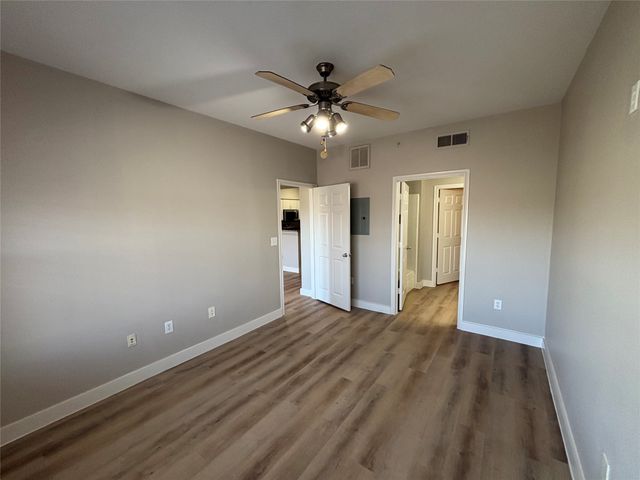 3102 Kings Road 1301, Dallas, TX 75219