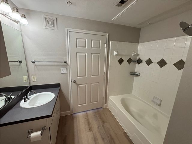 3102 Kings Road 1301, Dallas, TX 75219