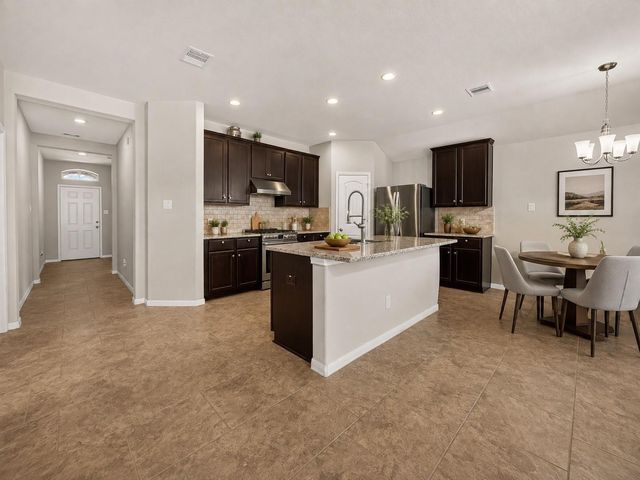 2822 Canadian Goose Lane, Baytown, TX 77521