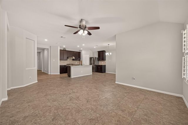 2822 Canadian Goose Lane, Baytown, TX 77521