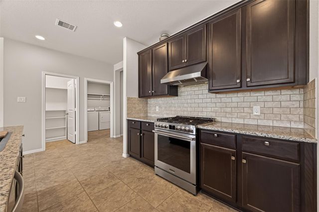 2822 Canadian Goose Lane, Baytown, TX 77521