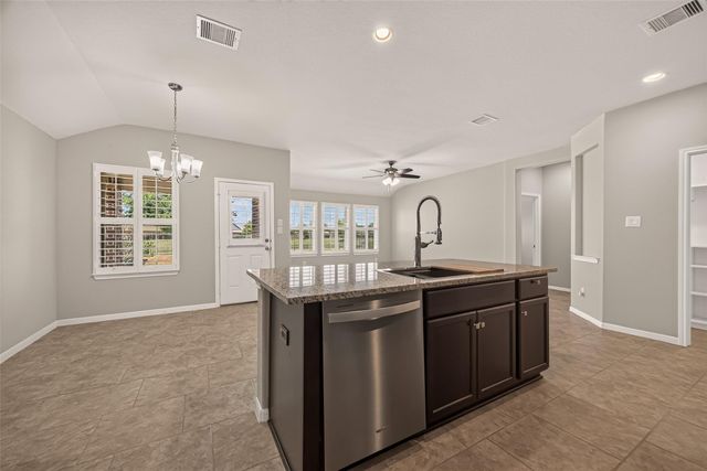 2822 Canadian Goose Lane, Baytown, TX 77521