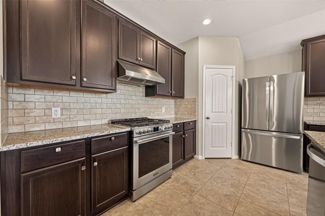 2822 Canadian Goose Lane, Baytown, TX 77521