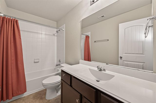 2822 Canadian Goose Lane, Baytown, TX 77521
