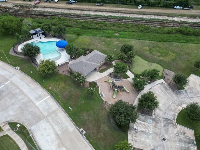 2822 Canadian Goose Lane, Baytown, TX 77521