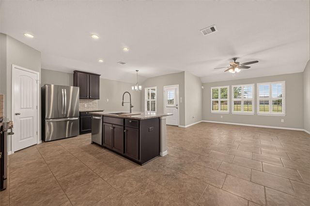 2822 Canadian Goose Lane, Baytown, TX 77521