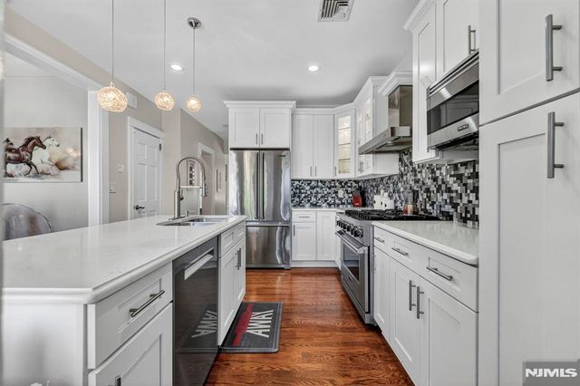 3 Prospect Avenue, Cliffside Park, NJ 07010