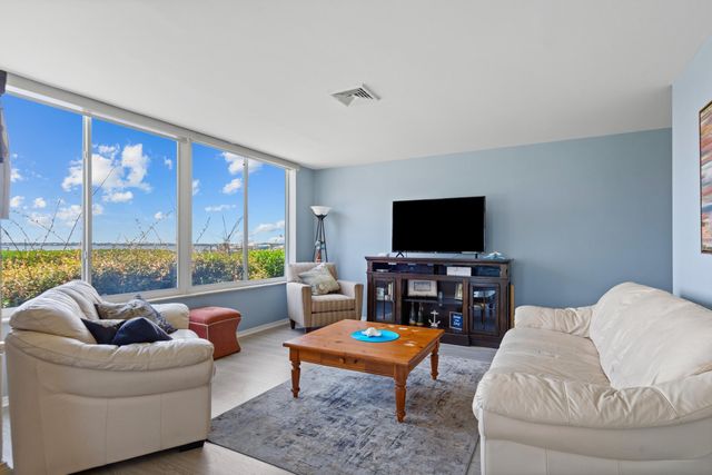 2370 NE Ocean Boulevard C-101, Stuart, FL 34996