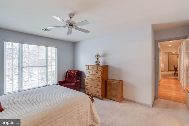 1006 COUNTRY PLACE DR, Lancaster, PA 17601