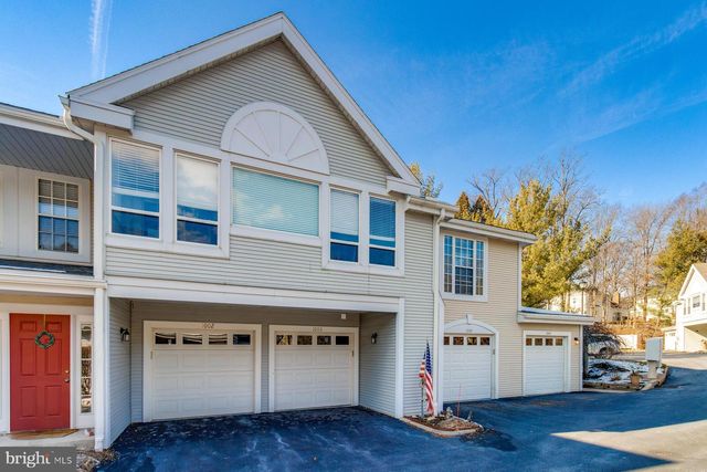 1006 COUNTRY PLACE DR, Lancaster, PA 17601