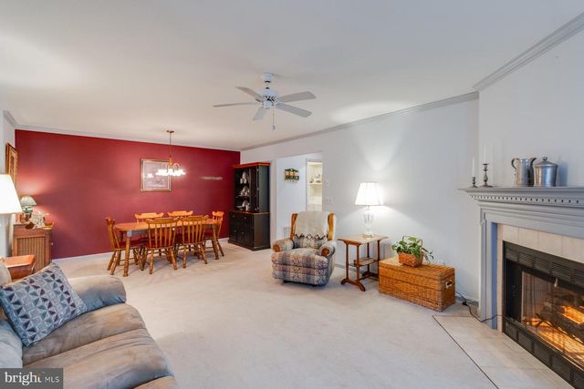 1006 COUNTRY PLACE DR, Lancaster, PA 17601