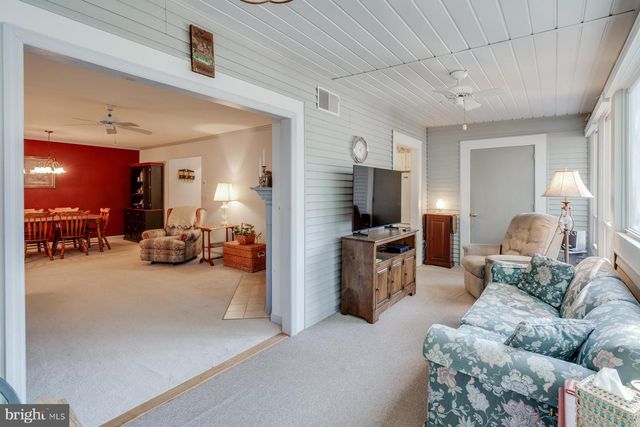 1006 COUNTRY PLACE DR, Lancaster, PA 17601