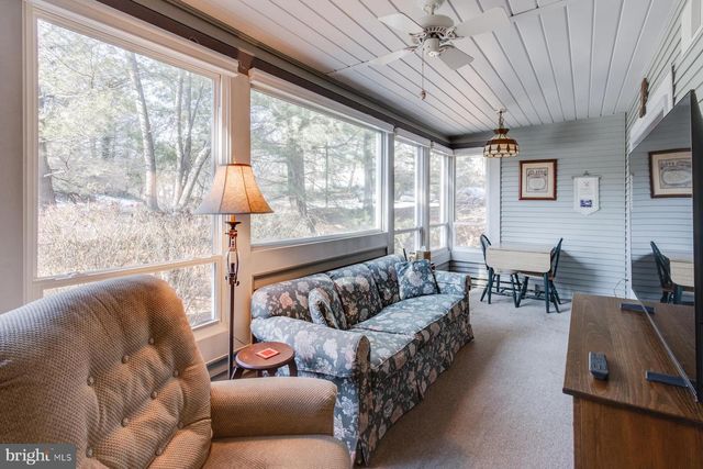 1006 COUNTRY PLACE DR, Lancaster, PA 17601