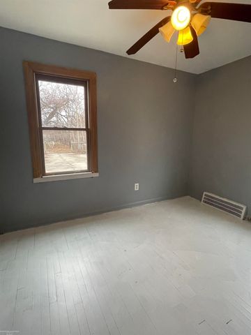 16173 Forest Avenue, Eastpointe, MI 48021