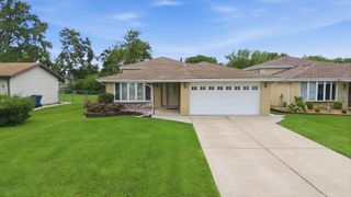 11942 S Lawler Avenue, Alsip, IL 60803