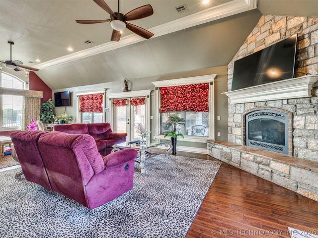 414498 E 1170 Road, Eufaula, OK 74432