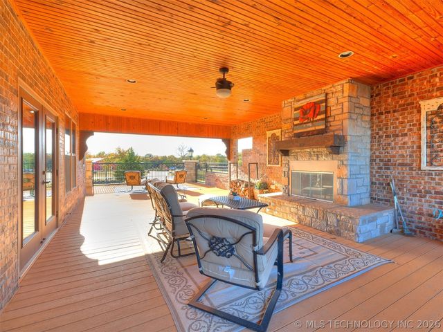 414498 E 1170 Road, Eufaula, OK 74432