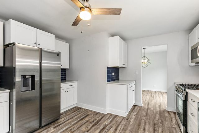 615 Lakeview Court, Roselle, IL 60172