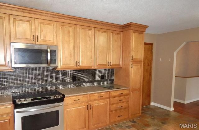 2 Charleroi Place, Lake St Louis, MO 63367