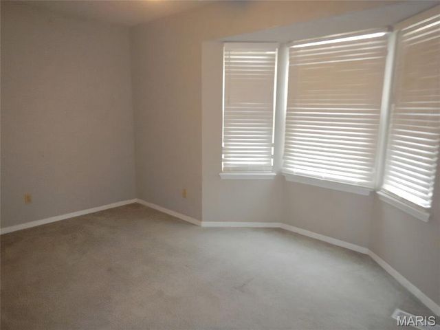 2 Charleroi Place, Lake St Louis, MO 63367