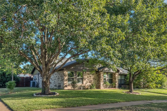 2201 Ember Lee Drive, Garland, TX 75040