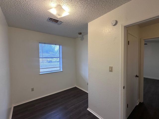 413 Magnolia ST, Bastrop, TX 78602