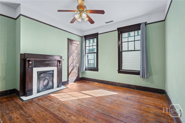 304 E Waldburg Street, Savannah, GA 31401