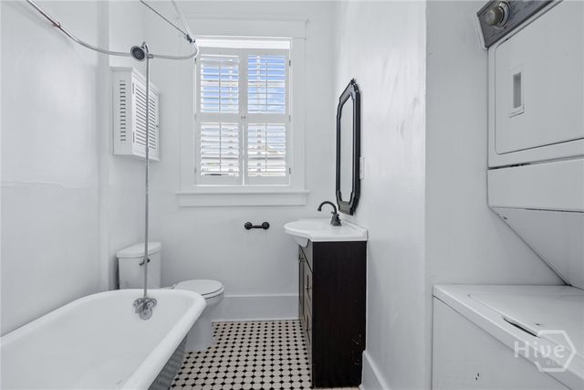 304 E Waldburg Street, Savannah, GA 31401