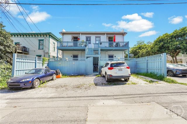 304 E Waldburg Street, Savannah, GA 31401