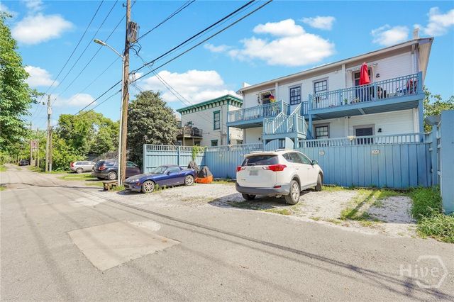 304 E Waldburg Street, Savannah, GA 31401